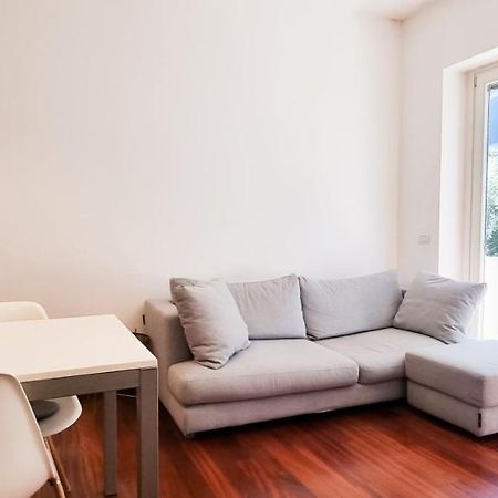 Joivy Superb Flat, 2 Balconies & Skyscrapers View Apartment Milan Exterior photo